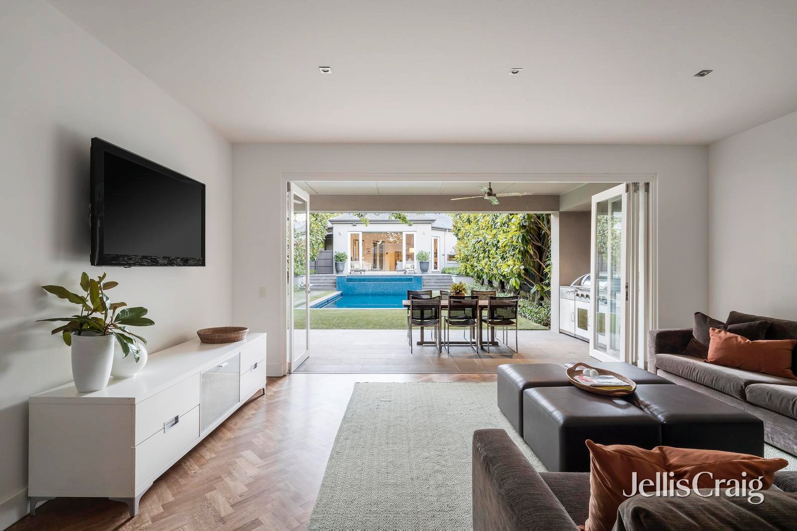 5 Moore Street, Hawthorn image 4