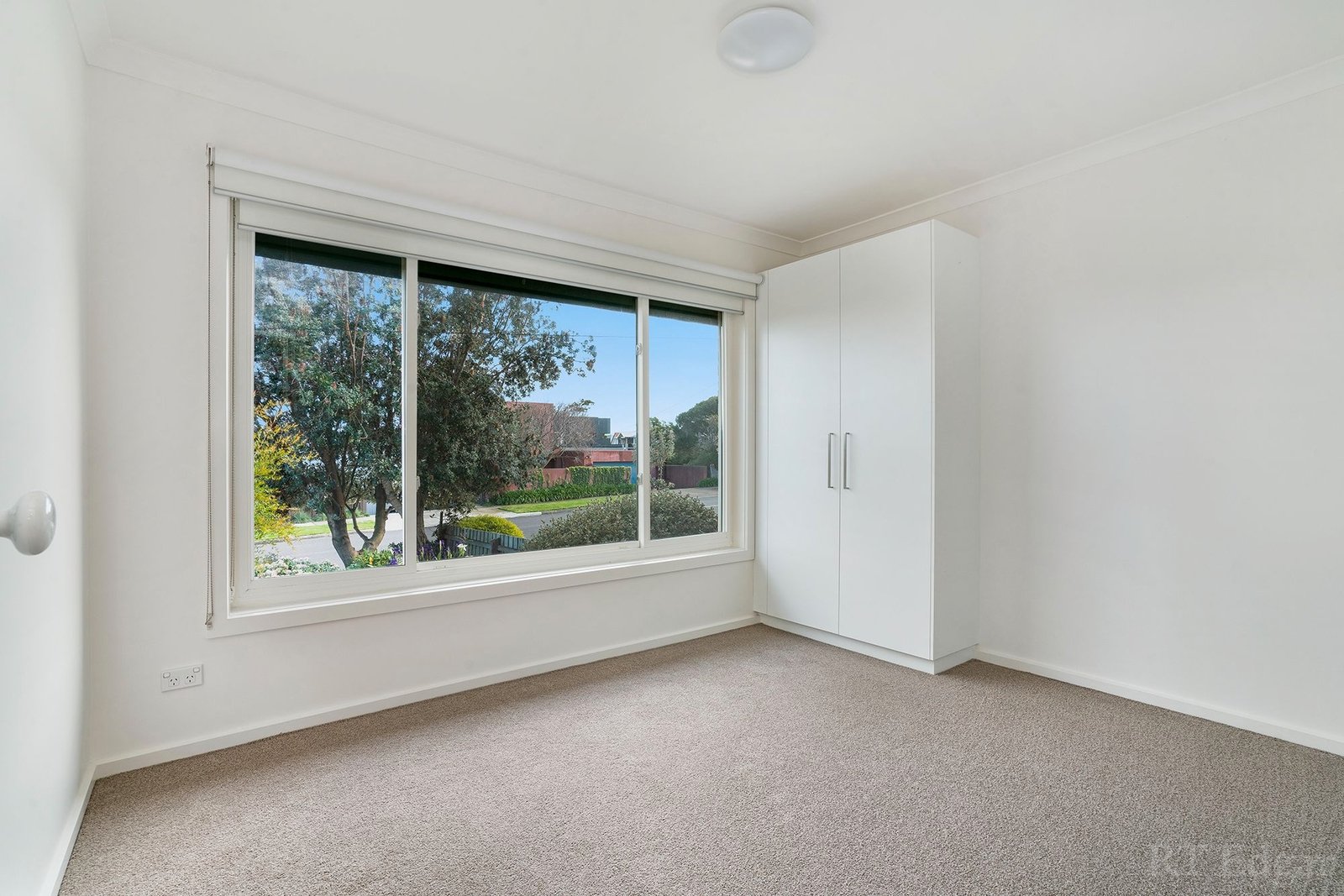 Property Gallery Thumbnail 6