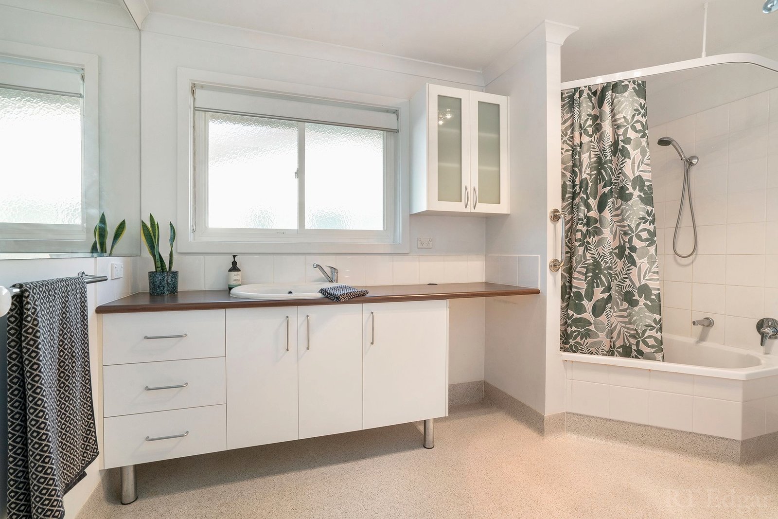 Property Gallery Thumbnail 7