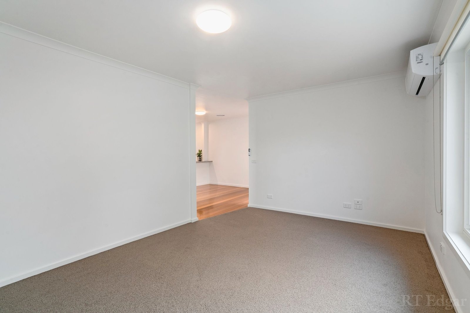 Property Gallery Thumbnail 8