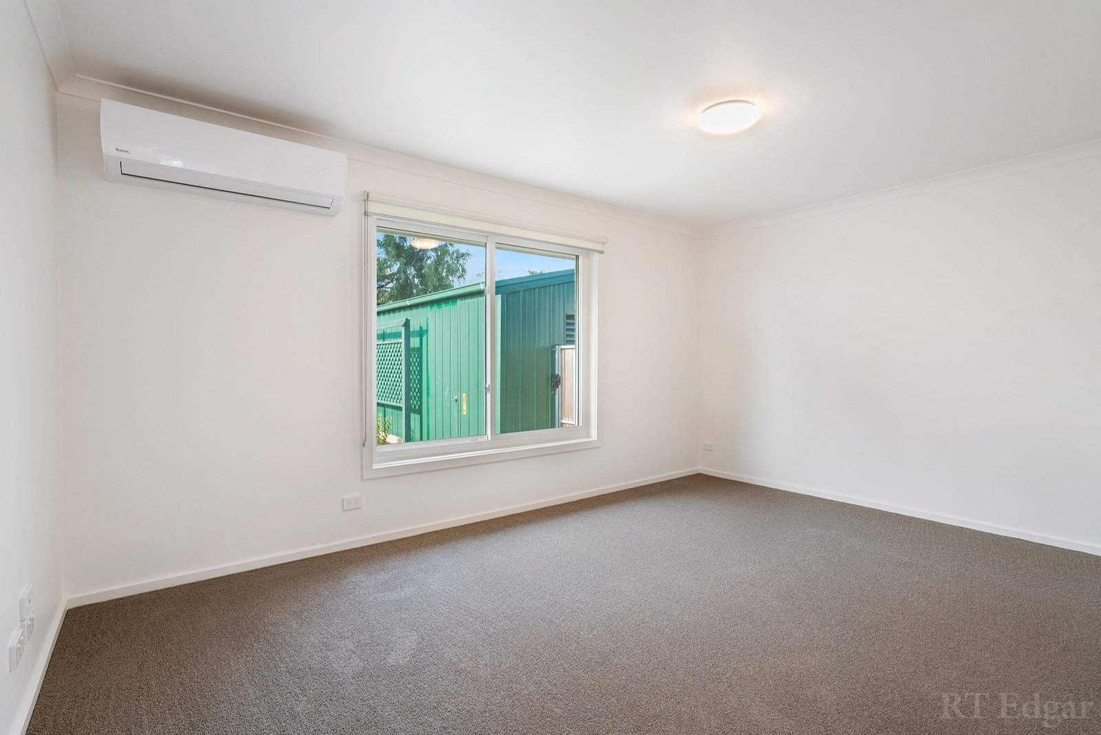 Property Gallery Thumbnail 9