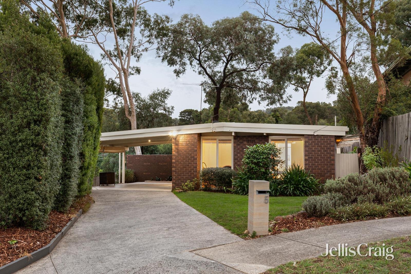5 Parook Court, Diamond&nbsp;Creek image 1