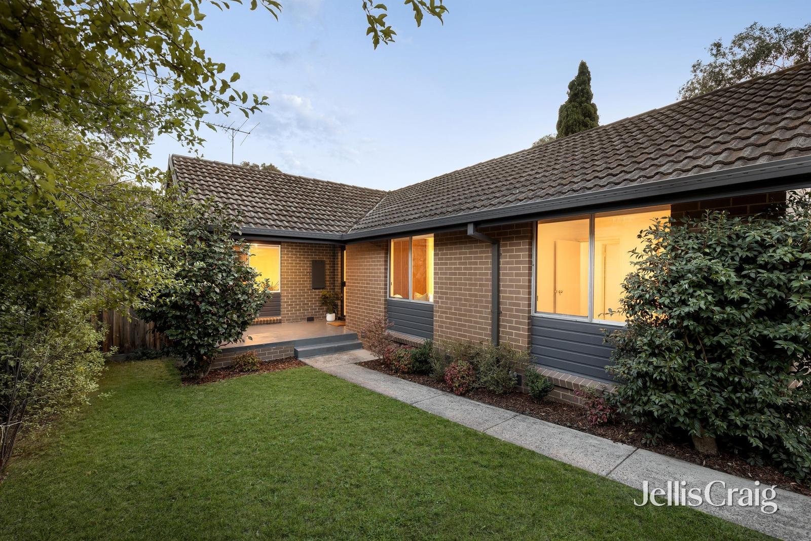 5 Patricia Court, Yallambie image 1