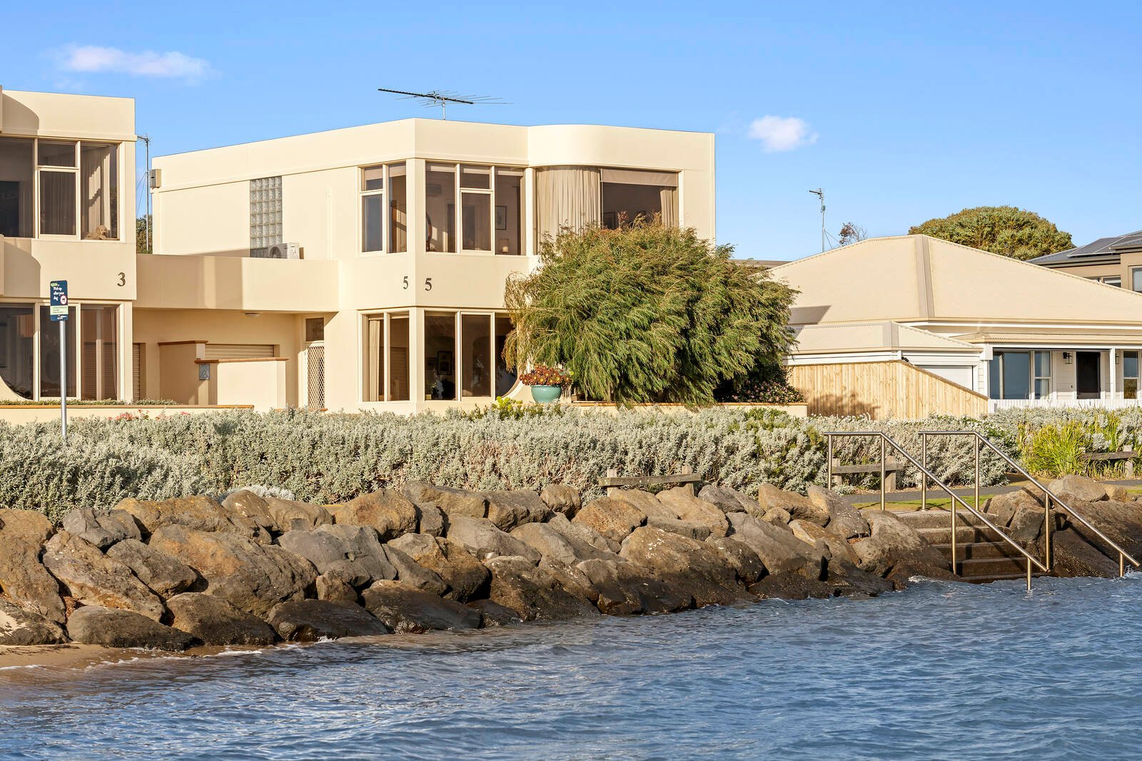 Property Gallery Thumbnail 3