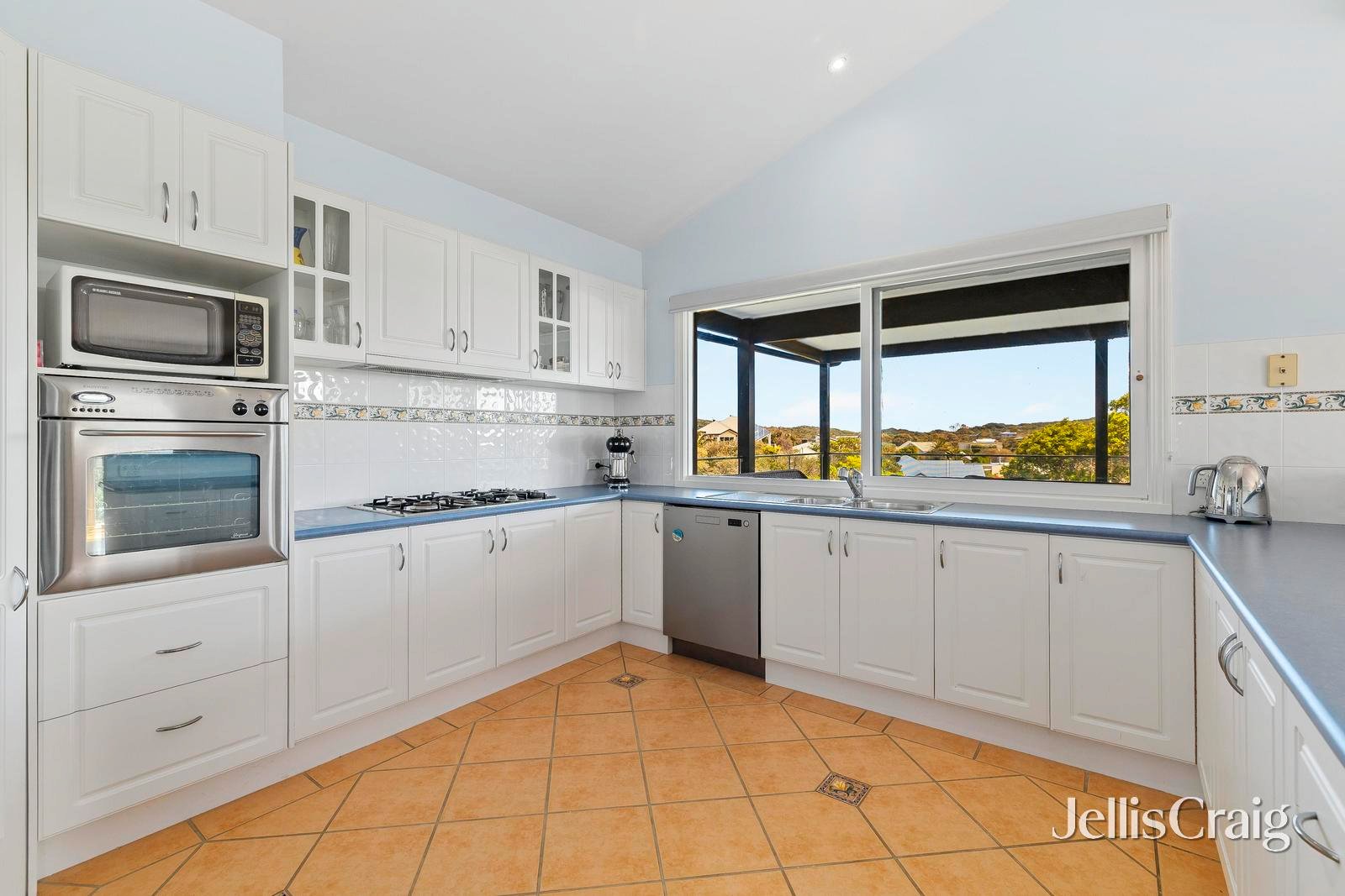 5 Pericles Court, Sorrento image 4