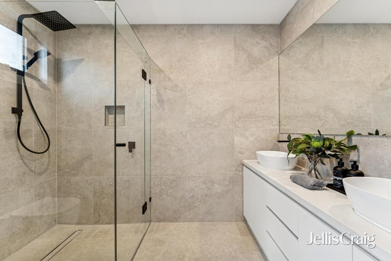 5 Philip Avenue, Doncaster image 12