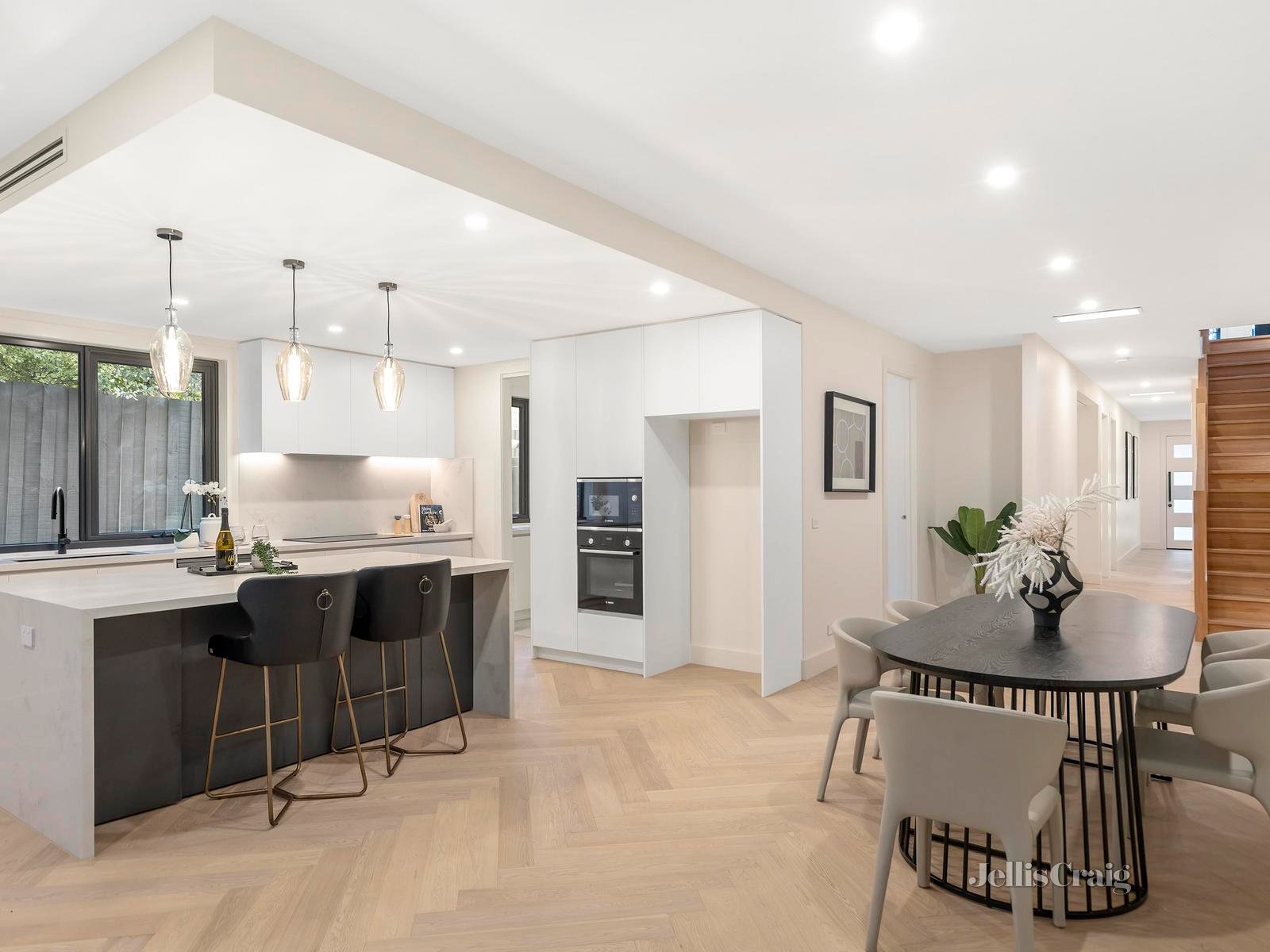 5 Philip Avenue, Doncaster image 5