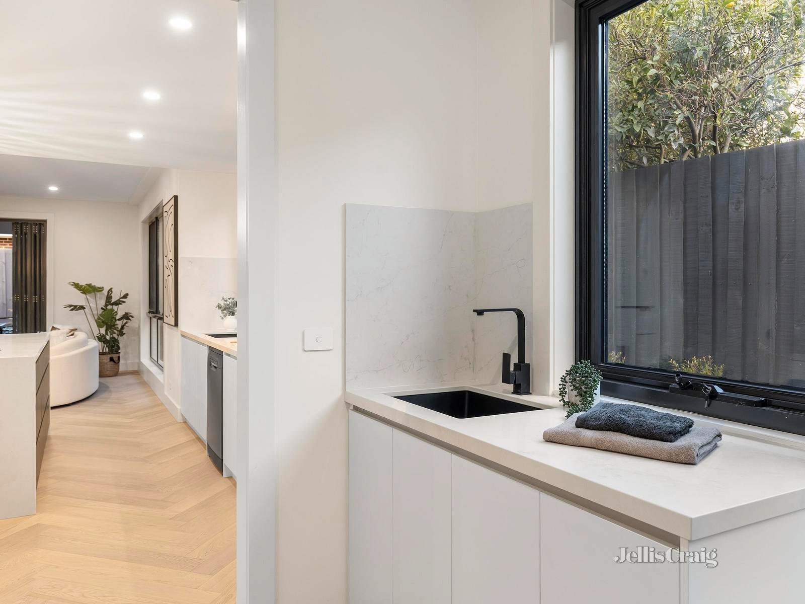 5 Philip Avenue, Doncaster image 8