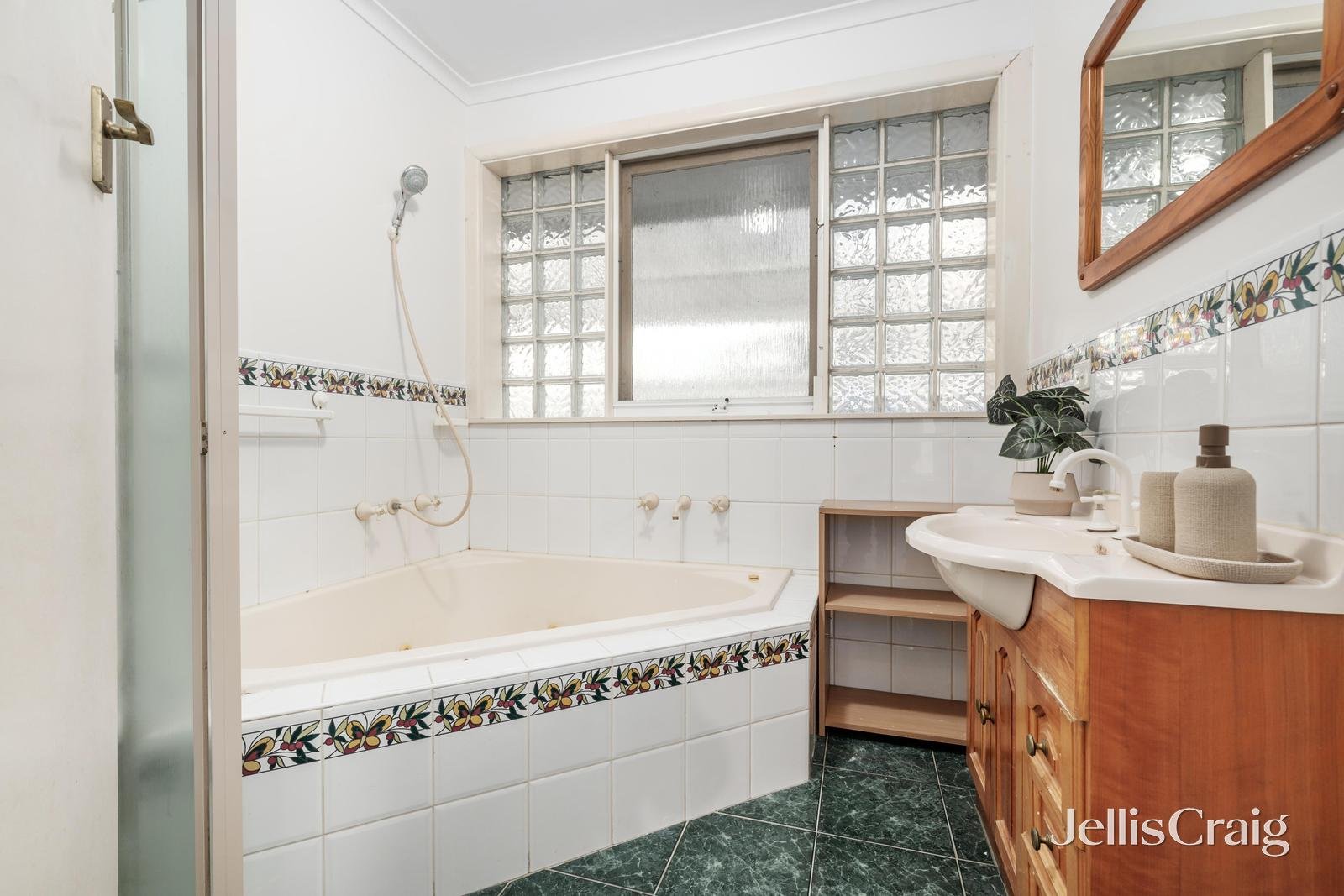 5 Pickford Street, Burwood East image 6