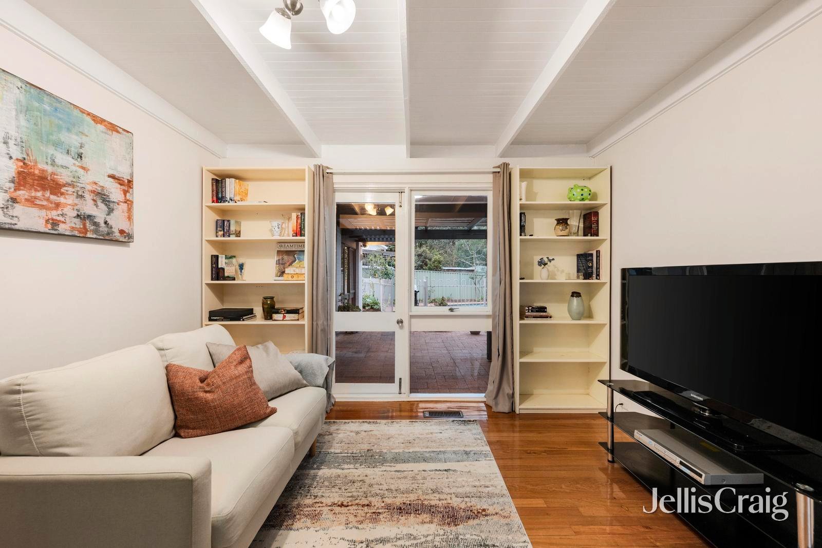 5 Pine Court, Croydon image 7