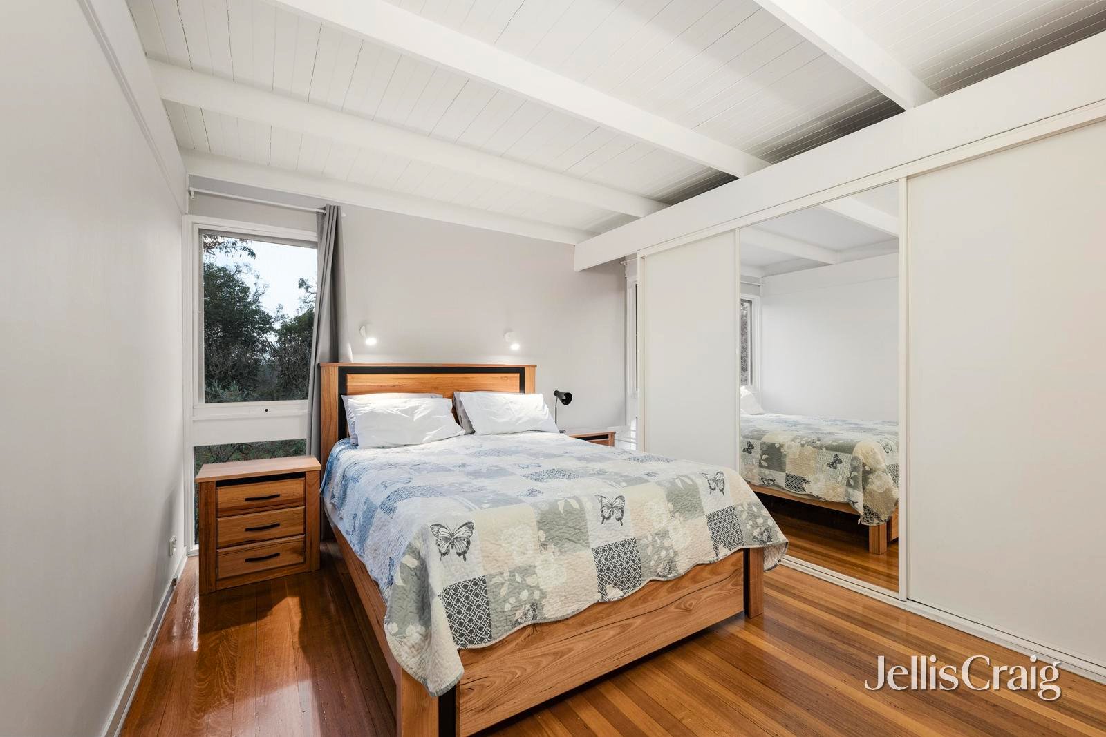 5 Pine Court, Croydon image 8