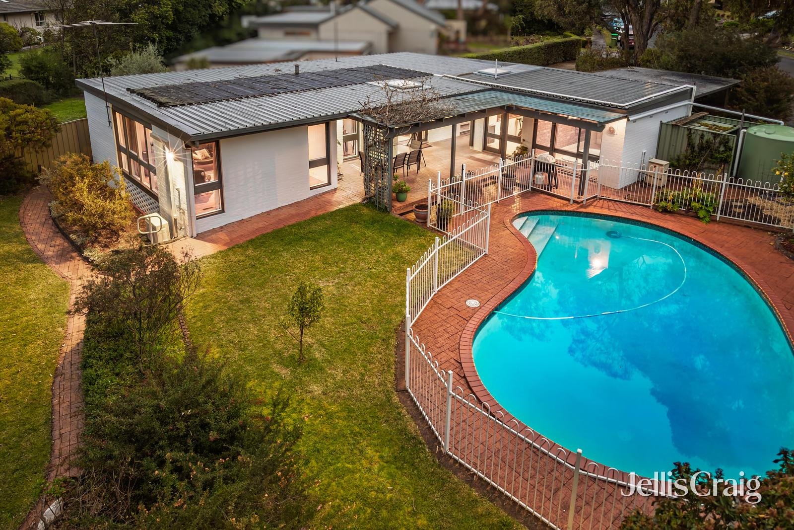 5 Pine Court, Croydon image 14