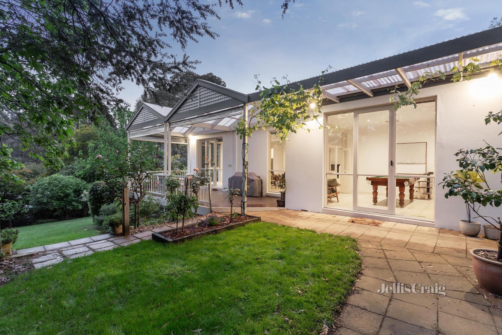 5 Plumtree Close, Eltham image 2