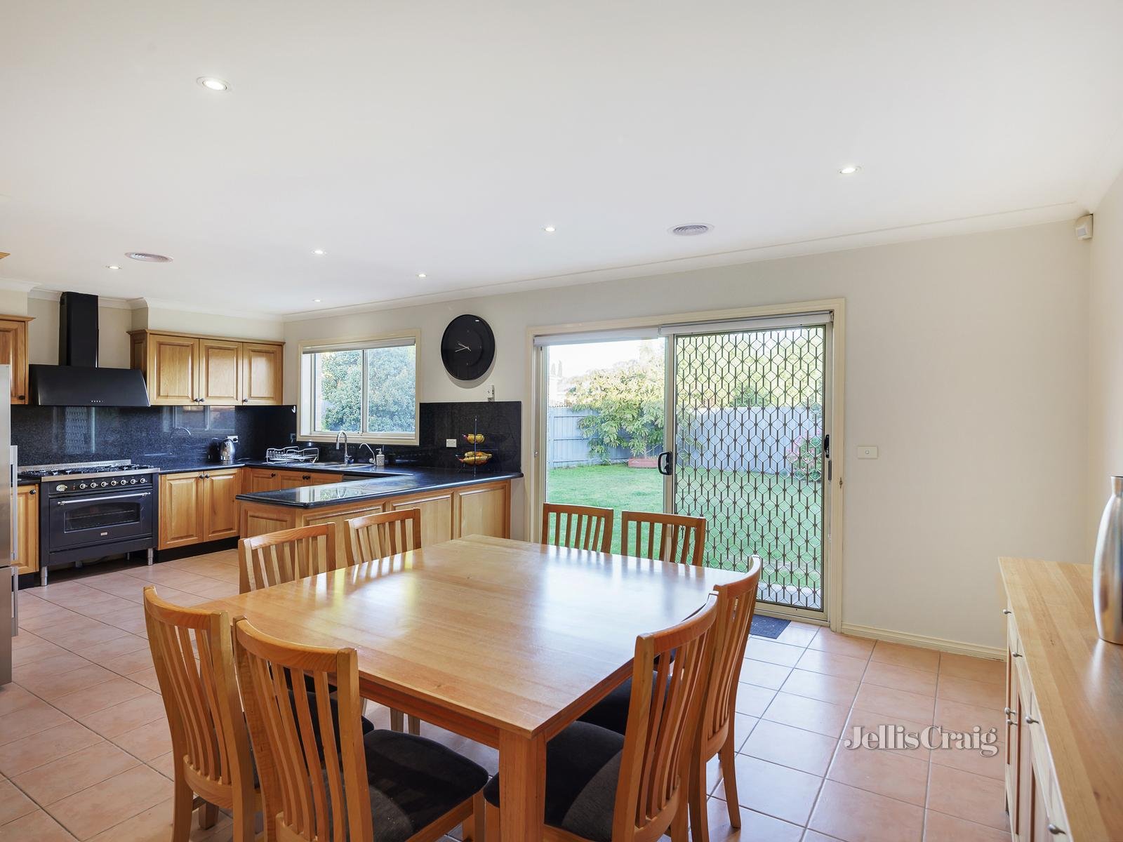 5 Point Pleasant Way, South Morang image 6