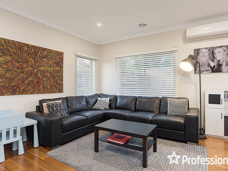 5 Pope Court, Mooroolbark image 2