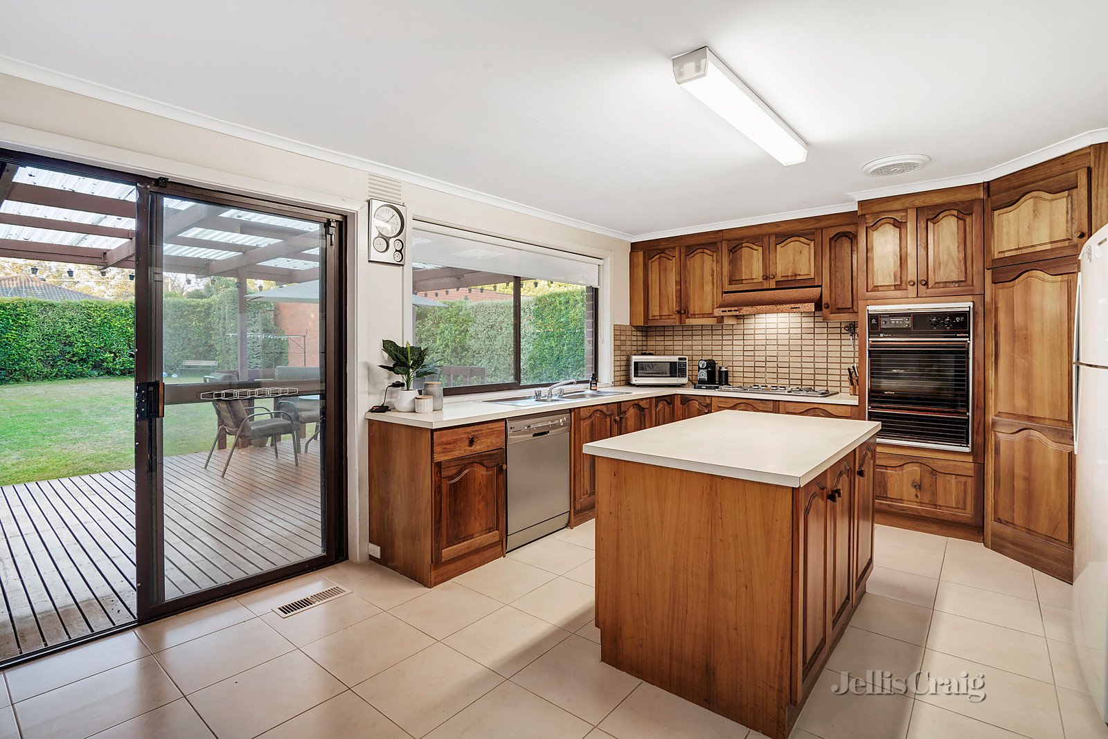 5 Portsmouth Street, Mount Waverley image 3