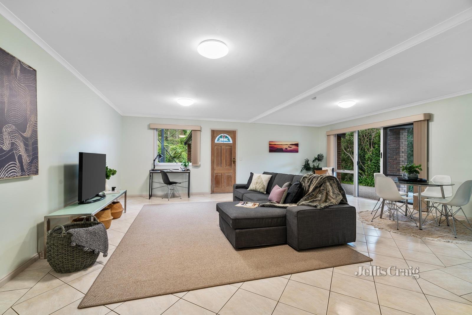 5 Raymond Elliot Court, Park Orchards image 5