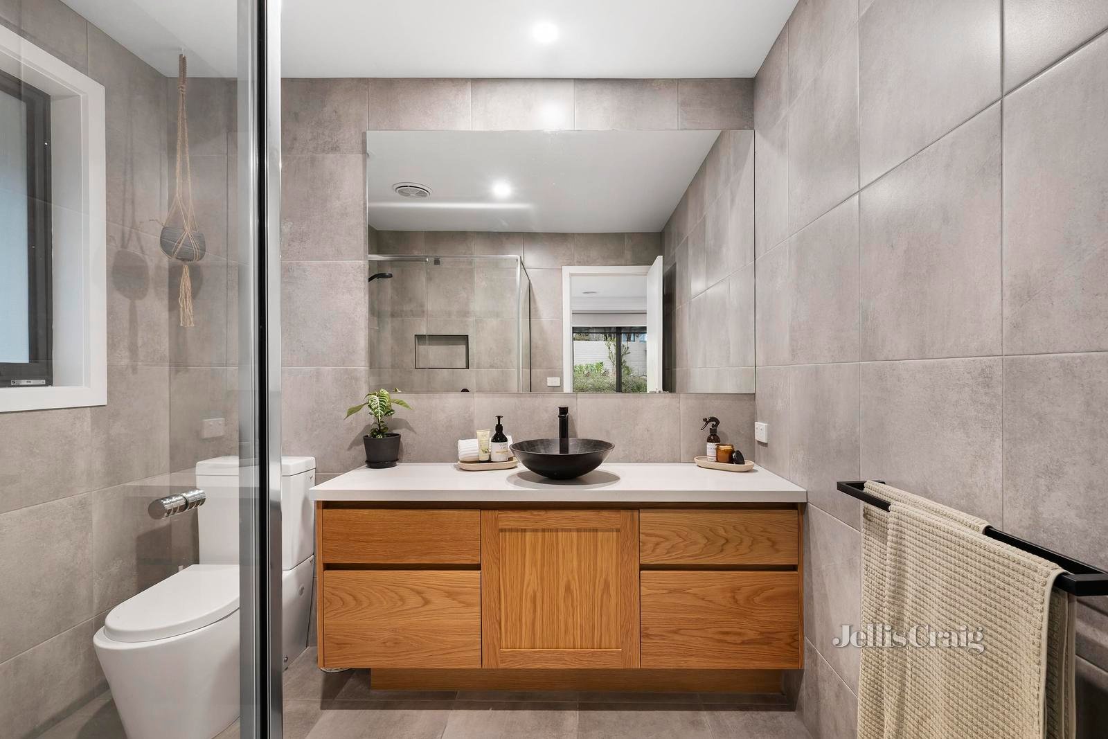 5 Rene Court, Montrose image 13