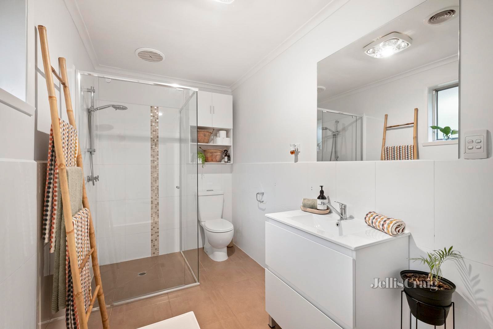 5 Rene Court, Montrose image 16
