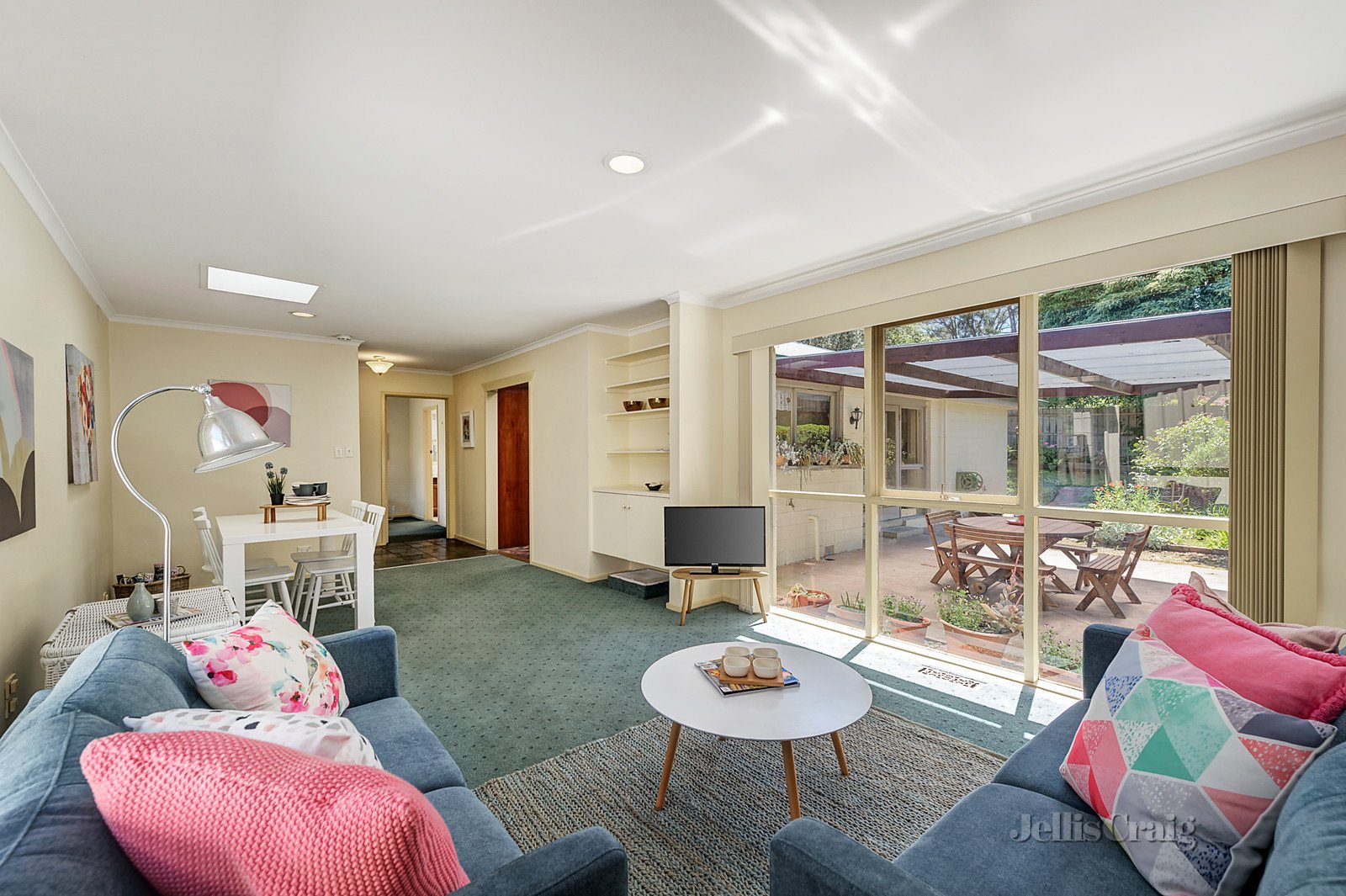 5 Rollington Drive, Ringwood image 1