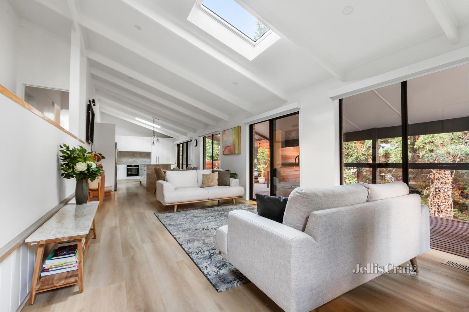 5 Roslyn Court, Eltham North image 2