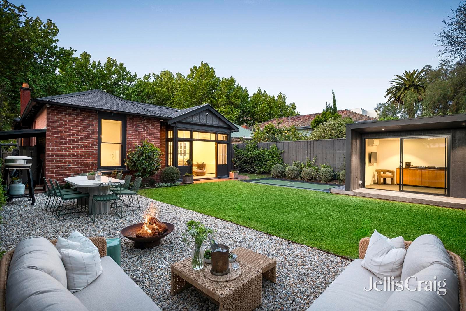 5 Rothesay Avenue, Elwood image 2