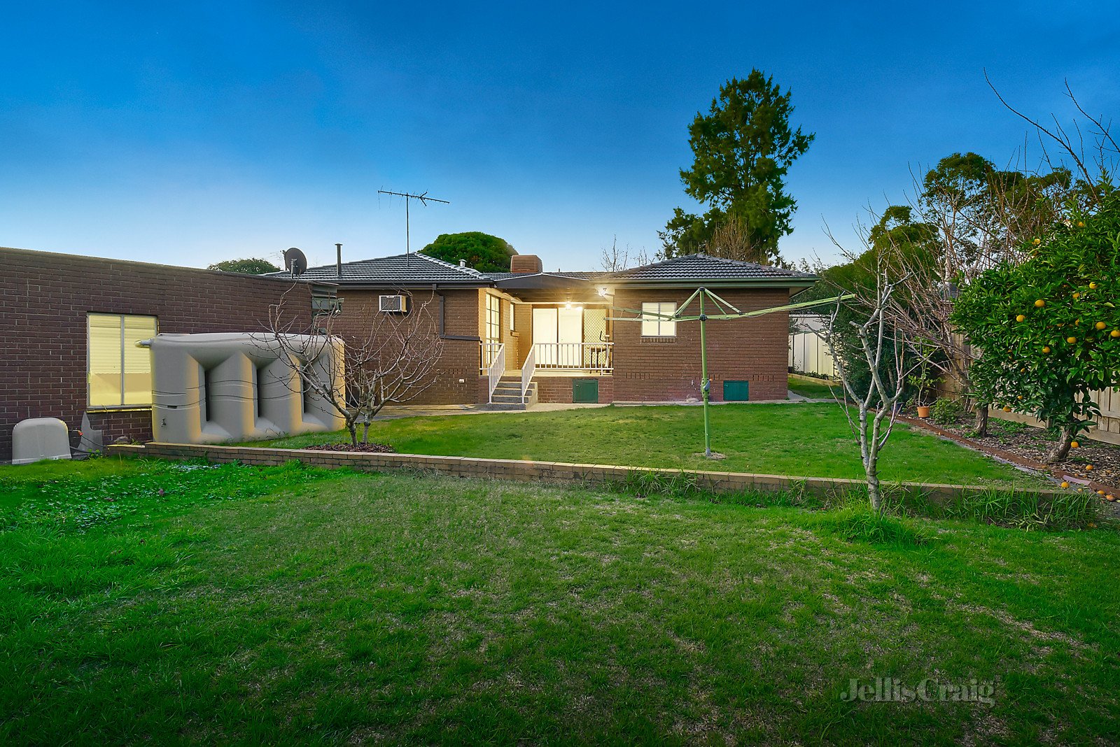 5 Rubens Court, Wheelers Hill image 9