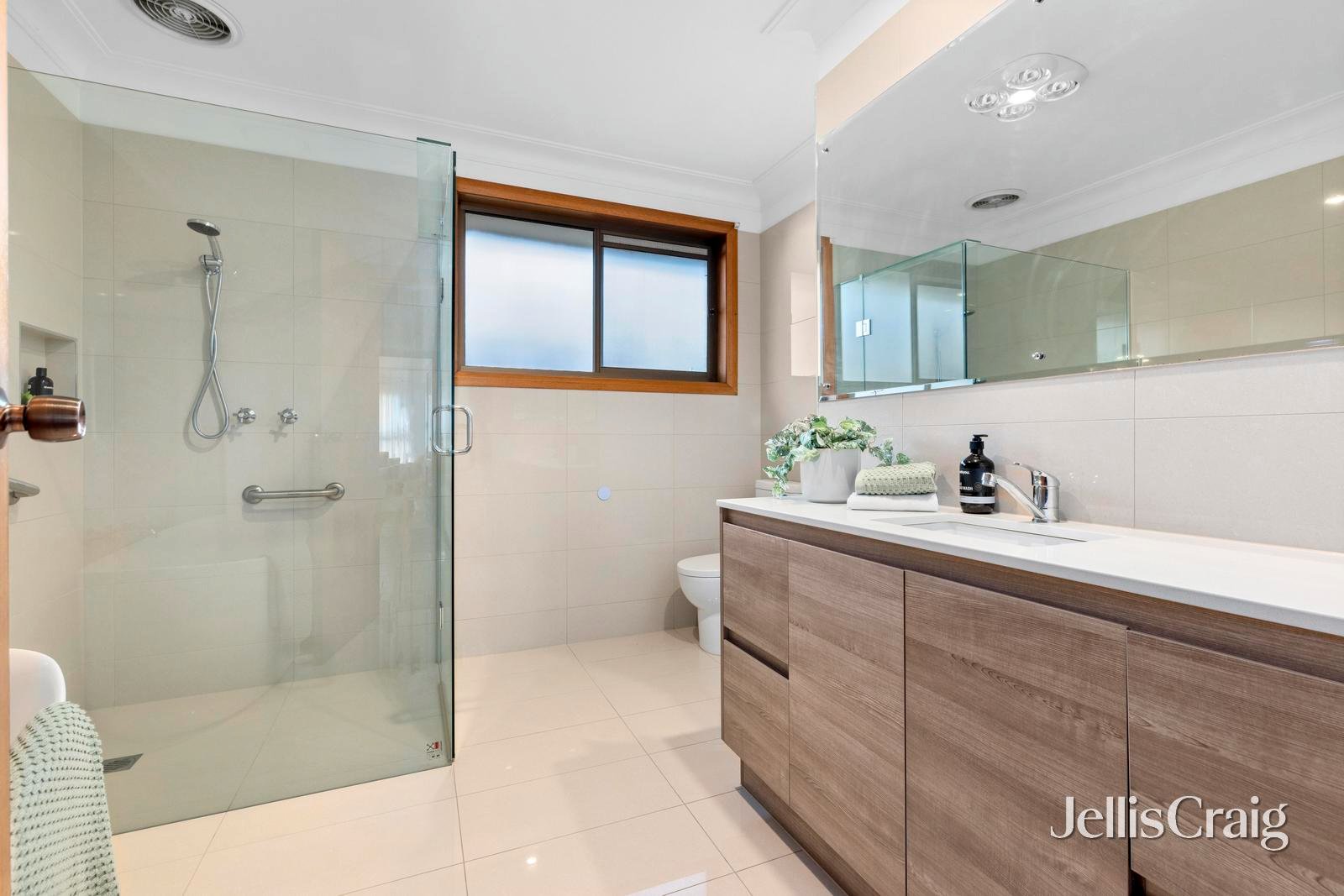 5 Saxon Court, Oakleigh image 8