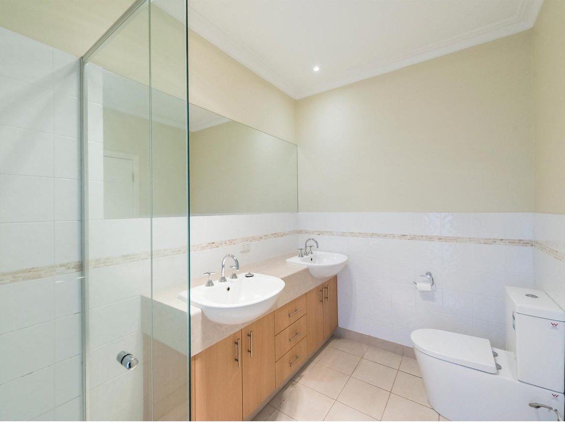 5 Seaview Avenue, Bentleigh image 7