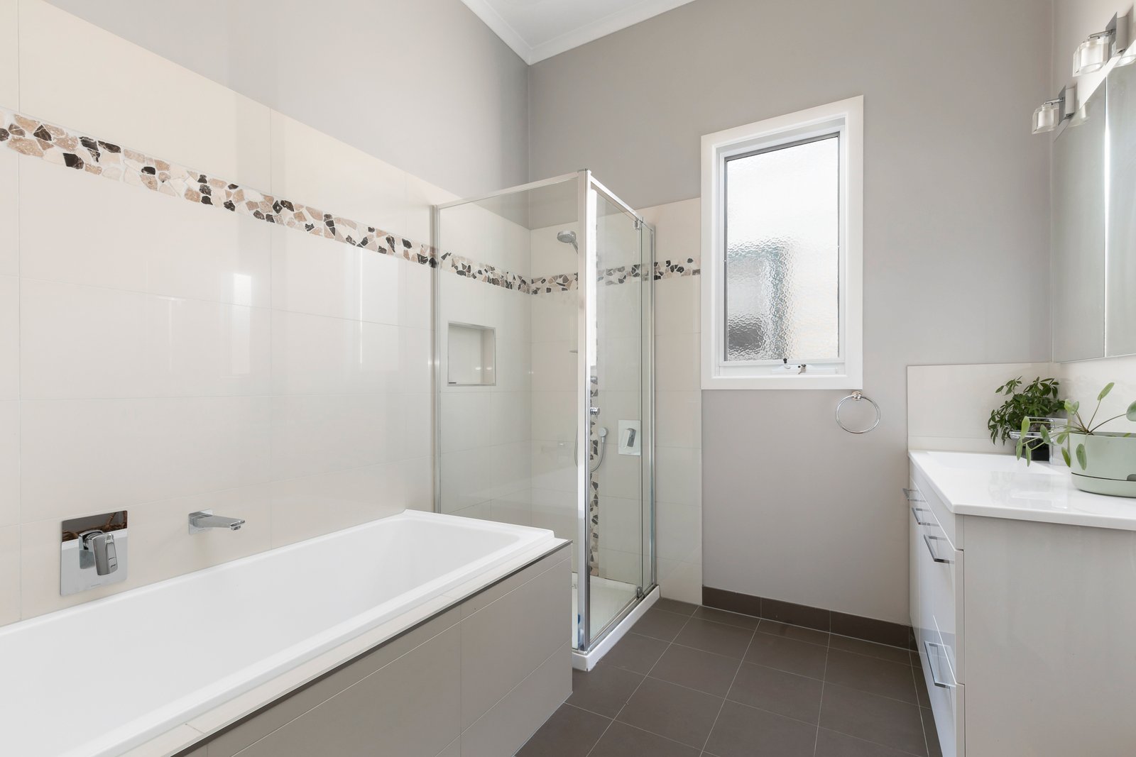Property Gallery Thumbnail 8