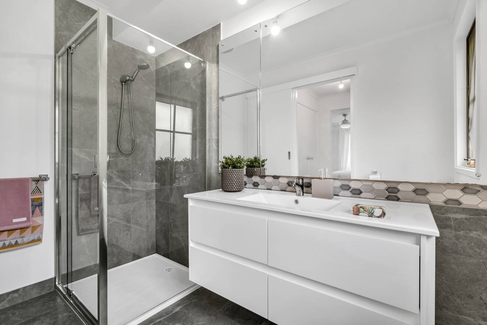 Property Gallery Thumbnail 11