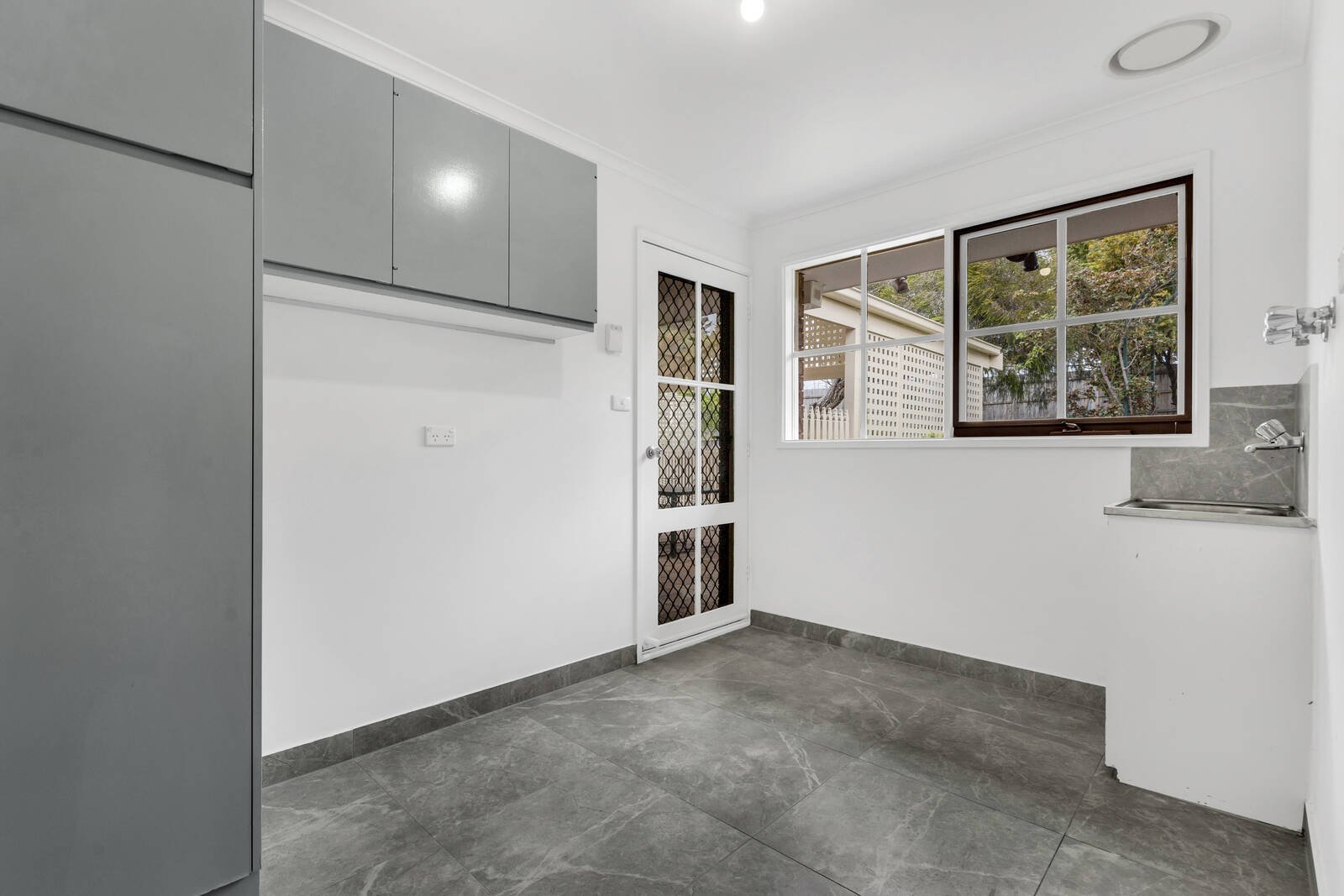 Property Gallery Thumbnail 16