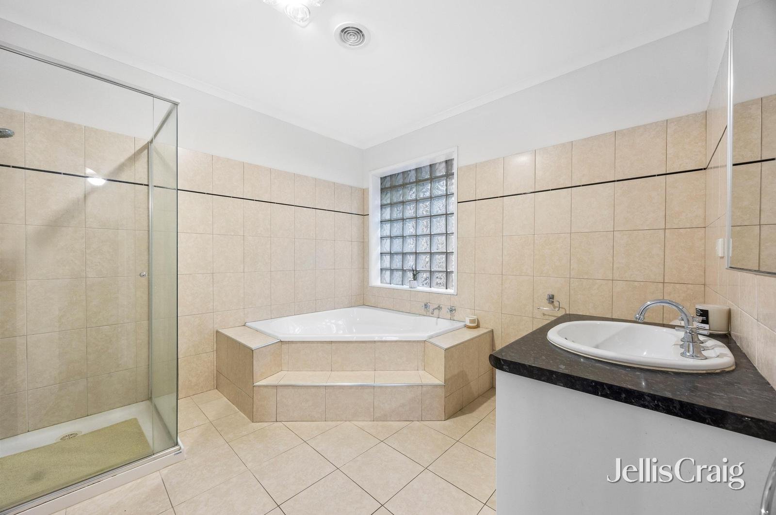 5 Shari Drive, Delacombe image 15