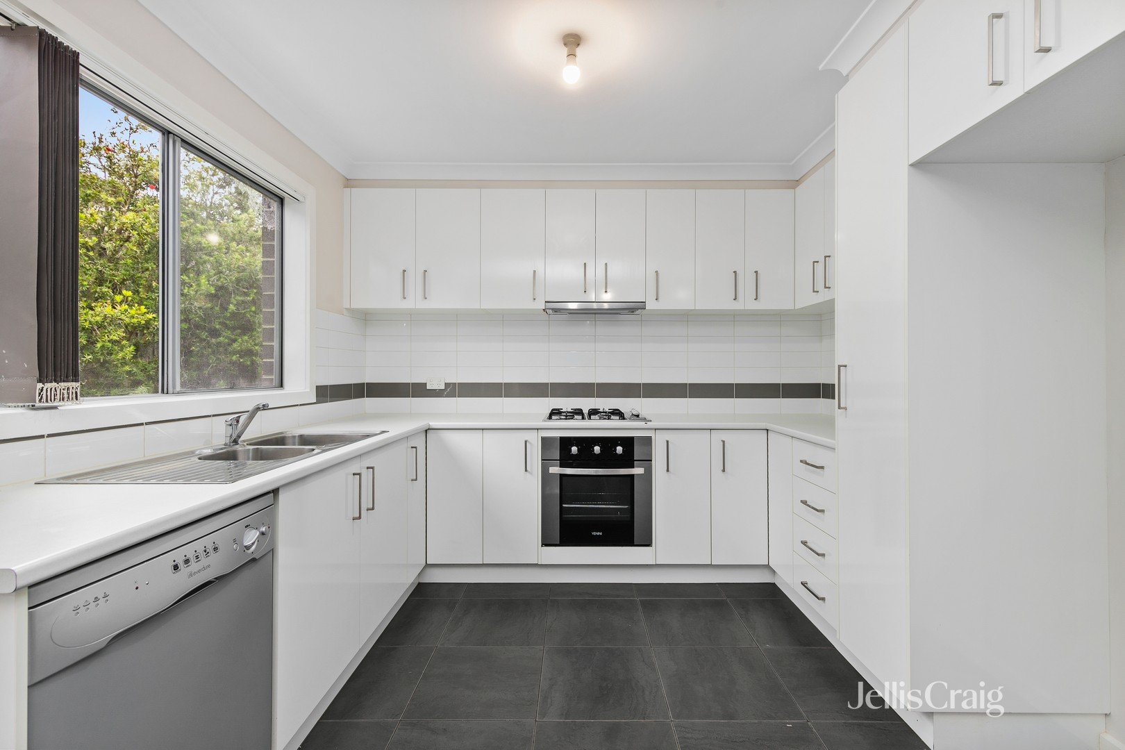 5 Silverdale Drive, Darley image 8