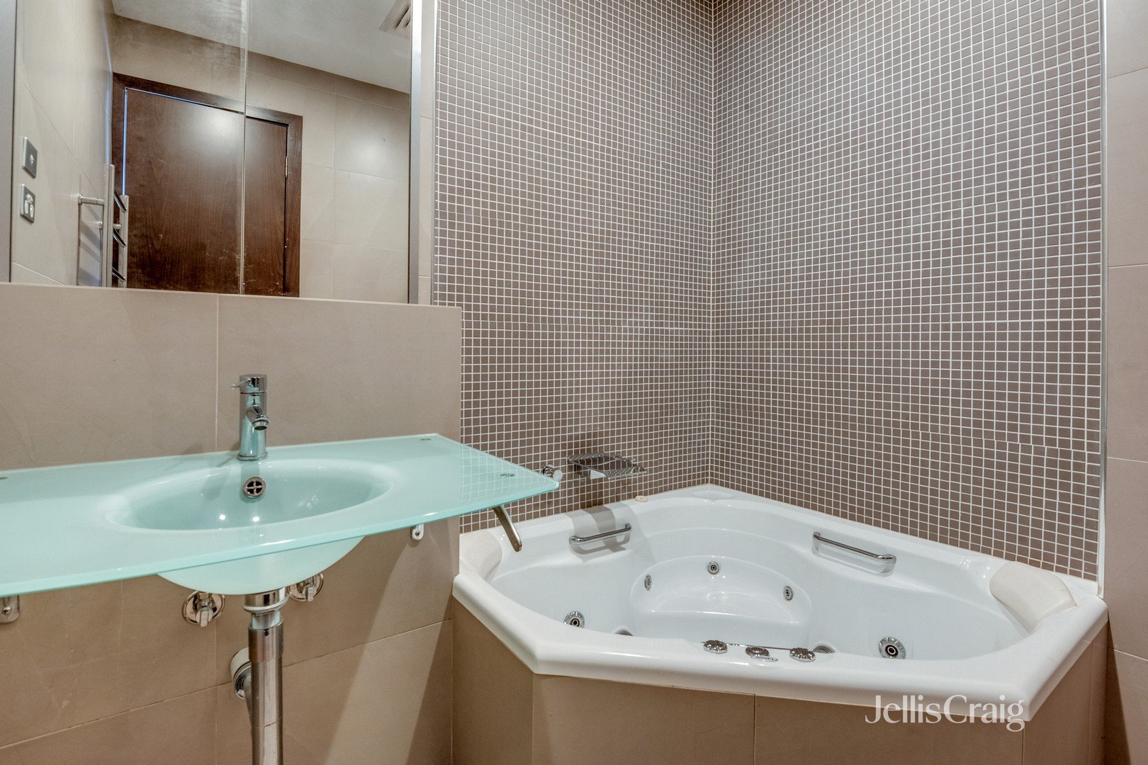 5 Skyline Drive, Maribyrnong image 13