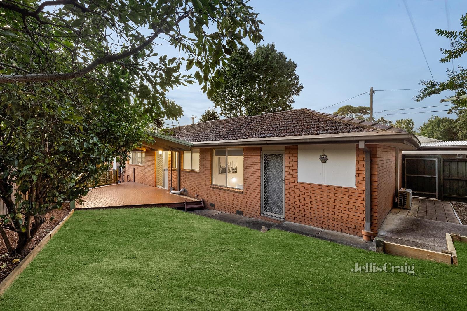 5 Smithdene Avenue, Ringwood East image 12