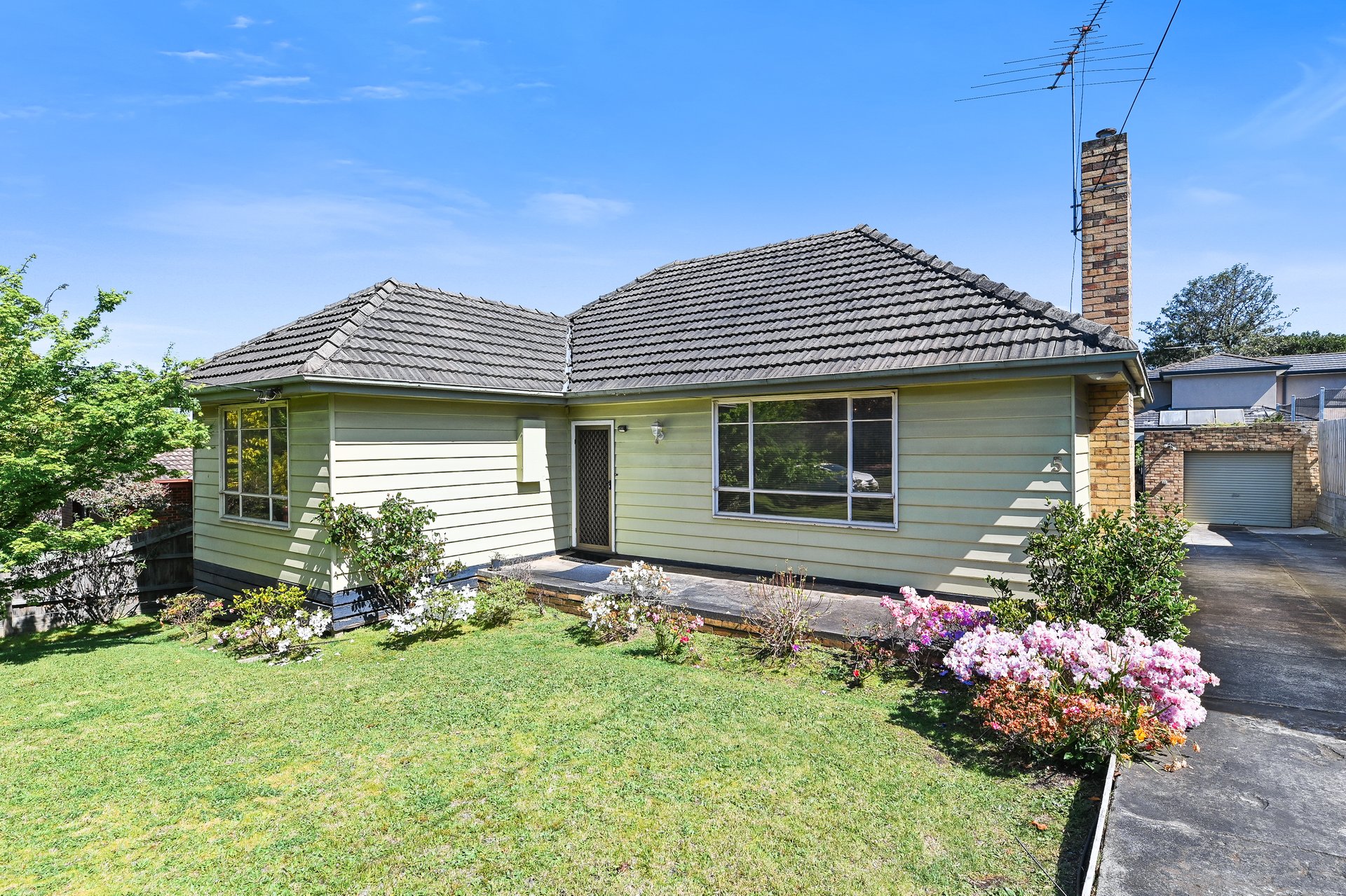 5 Smyth Street, Mount Waverley image 1