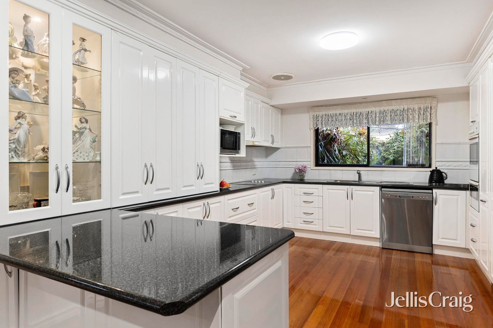 5 Sowter Court, Donvale image 7