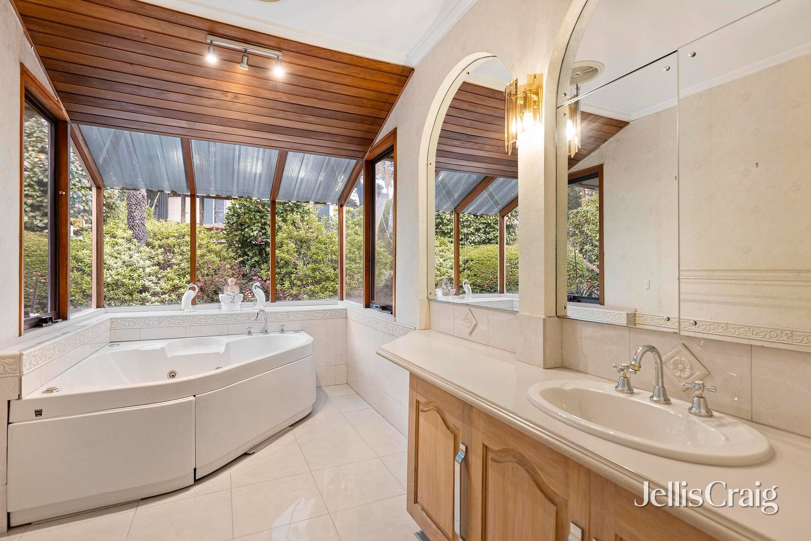 5 Sowter Court, Donvale image 10