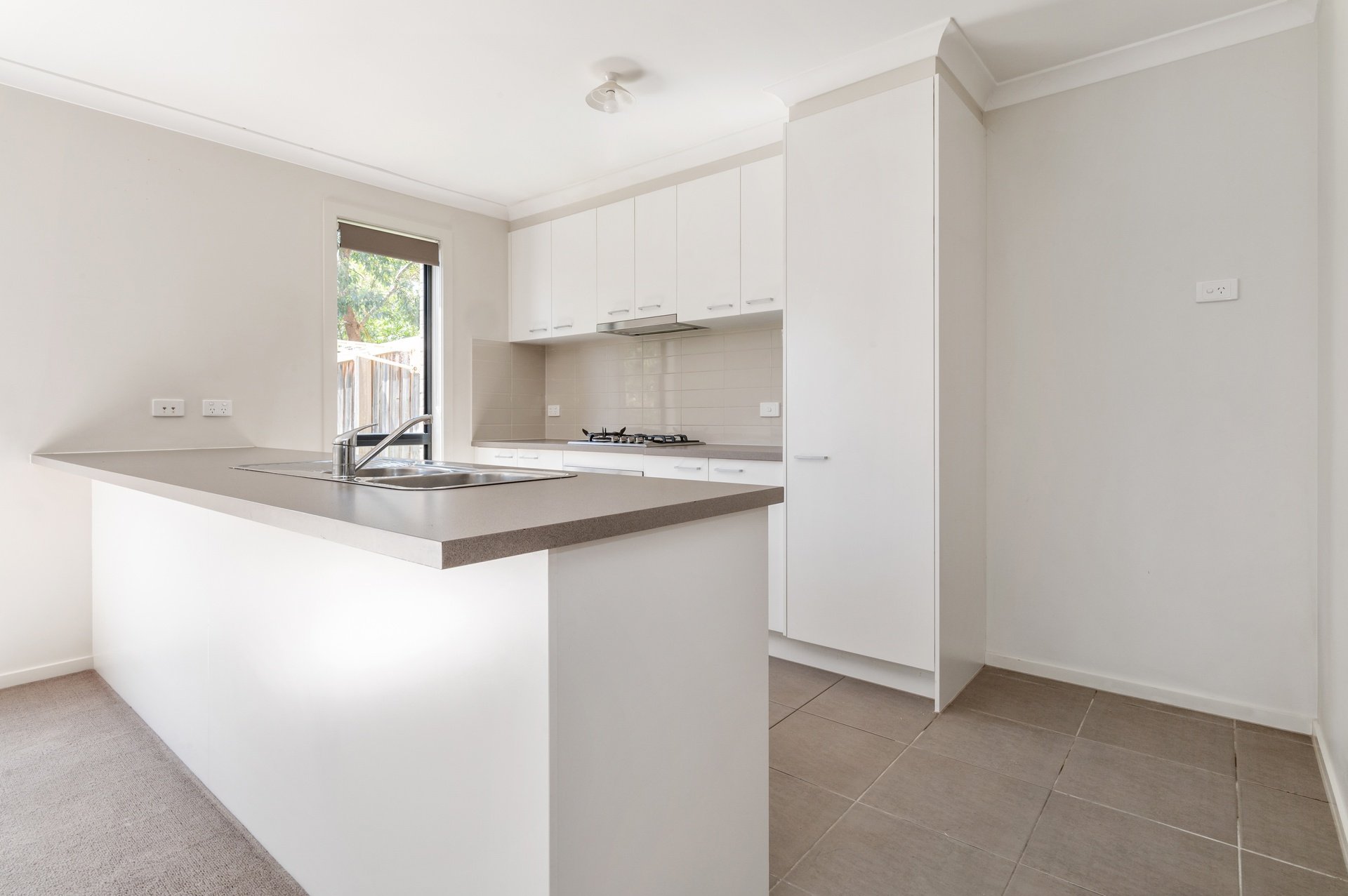 5 Spriggs Drive, Croydon image 2