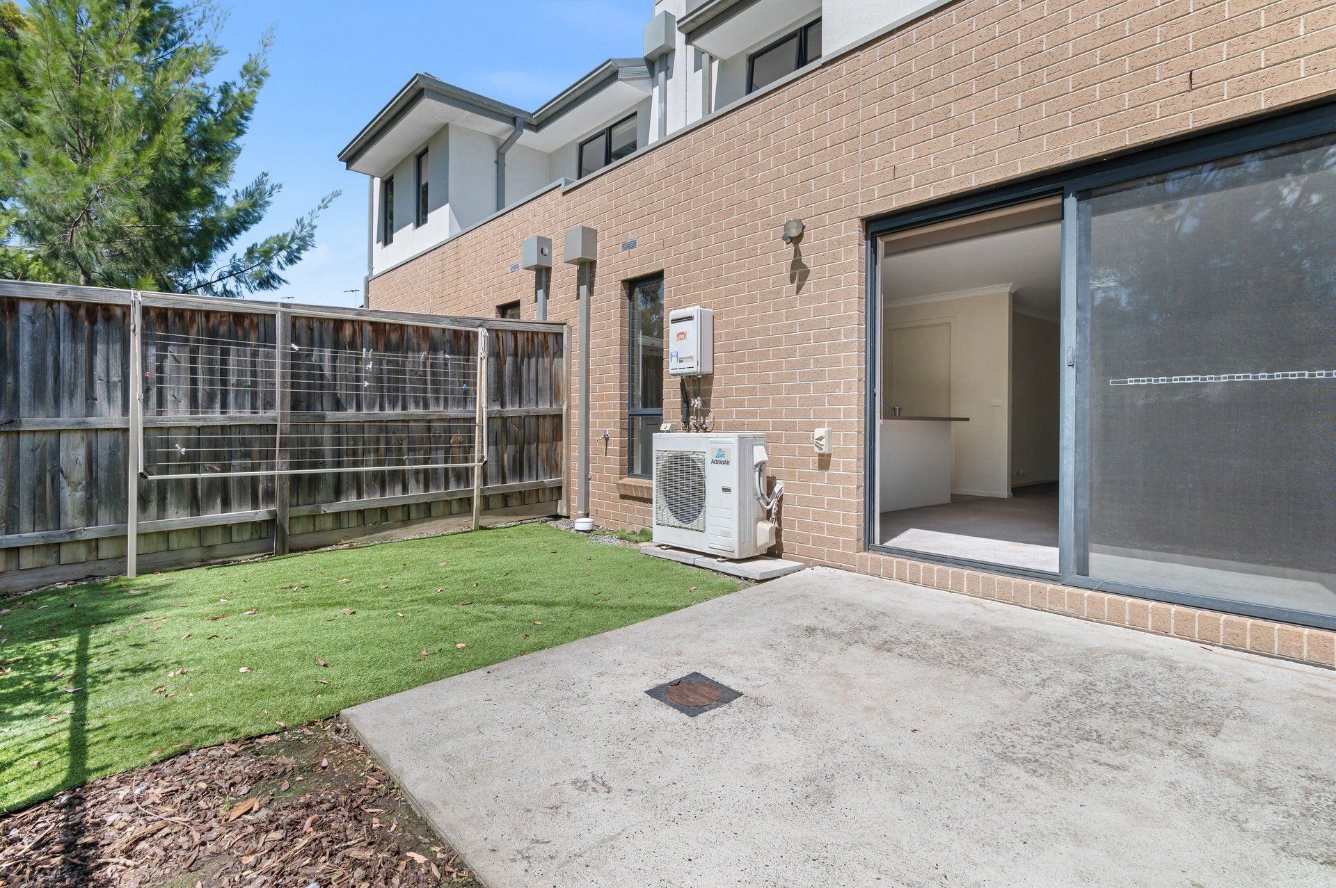 5 Spriggs Drive, Croydon image 7