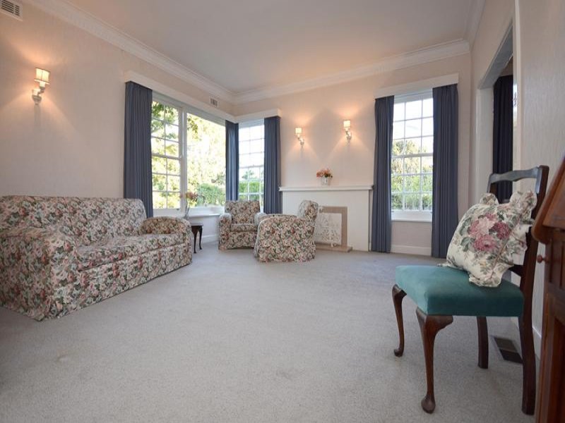 5 St Aidans Drive, Lake Wendouree image 2