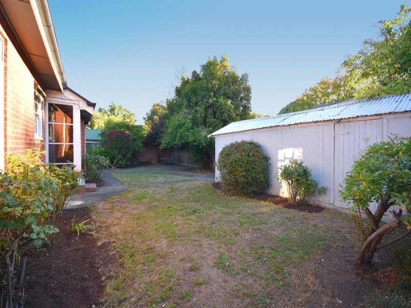 5 St Aidans Drive, Lake Wendouree image 4