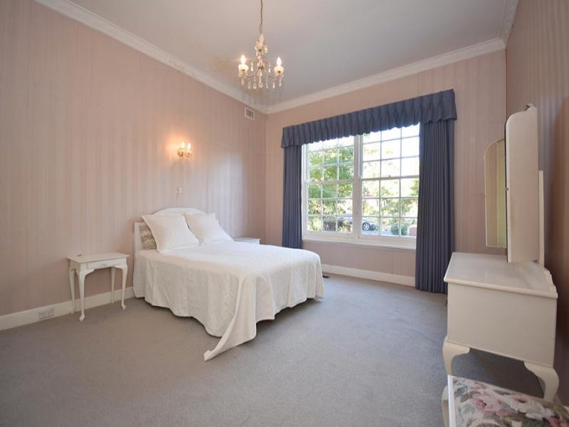 5 St Aidans Drive, Lake Wendouree image 6
