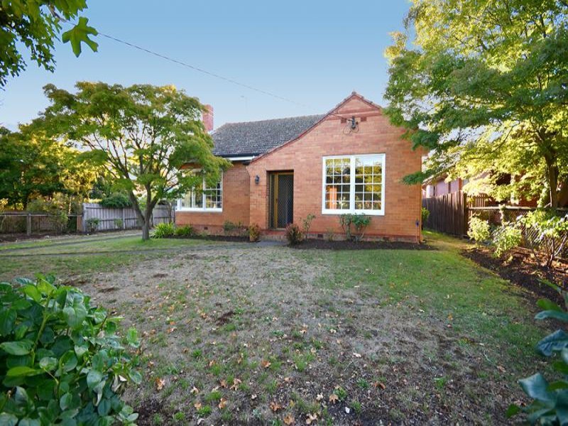 5 St Aidans Drive, Lake Wendouree image 10