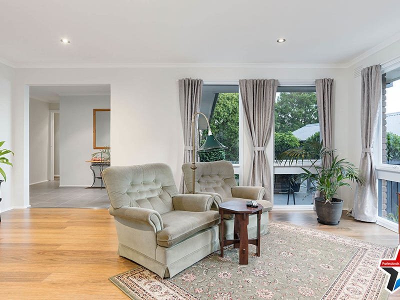 5 Sunburst Court, Mooroolbark image 3