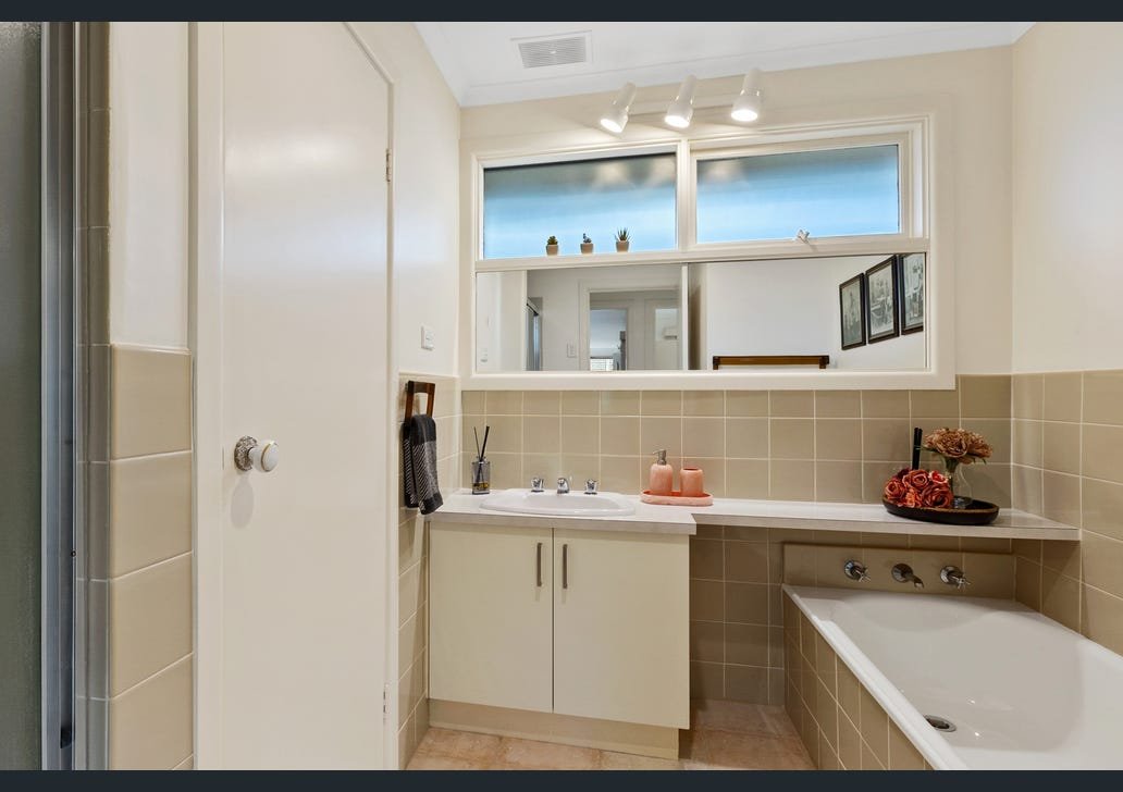 5 Sunnybrook Drive, Wheelers Hill image 10