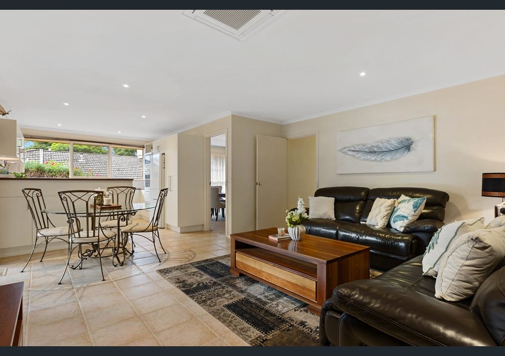 5 Sunnybrook Drive, Wheelers Hill image 8