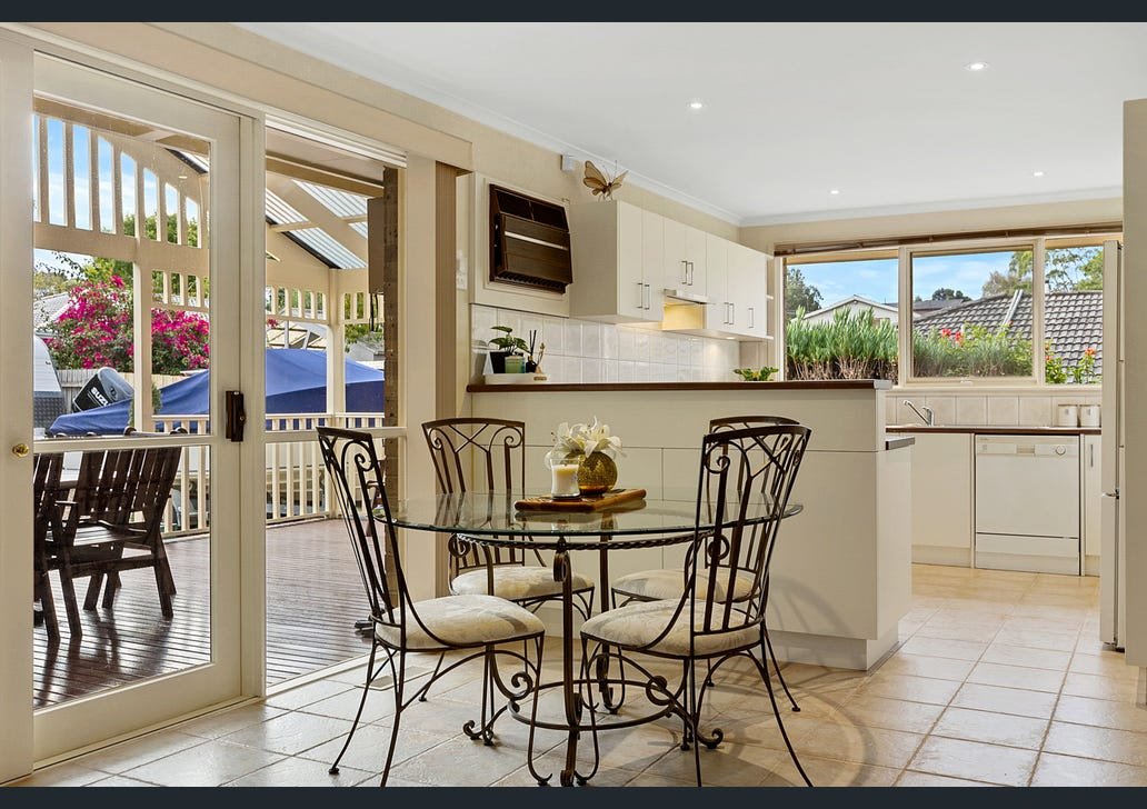 5 Sunnybrook Drive, Wheelers Hill image 4