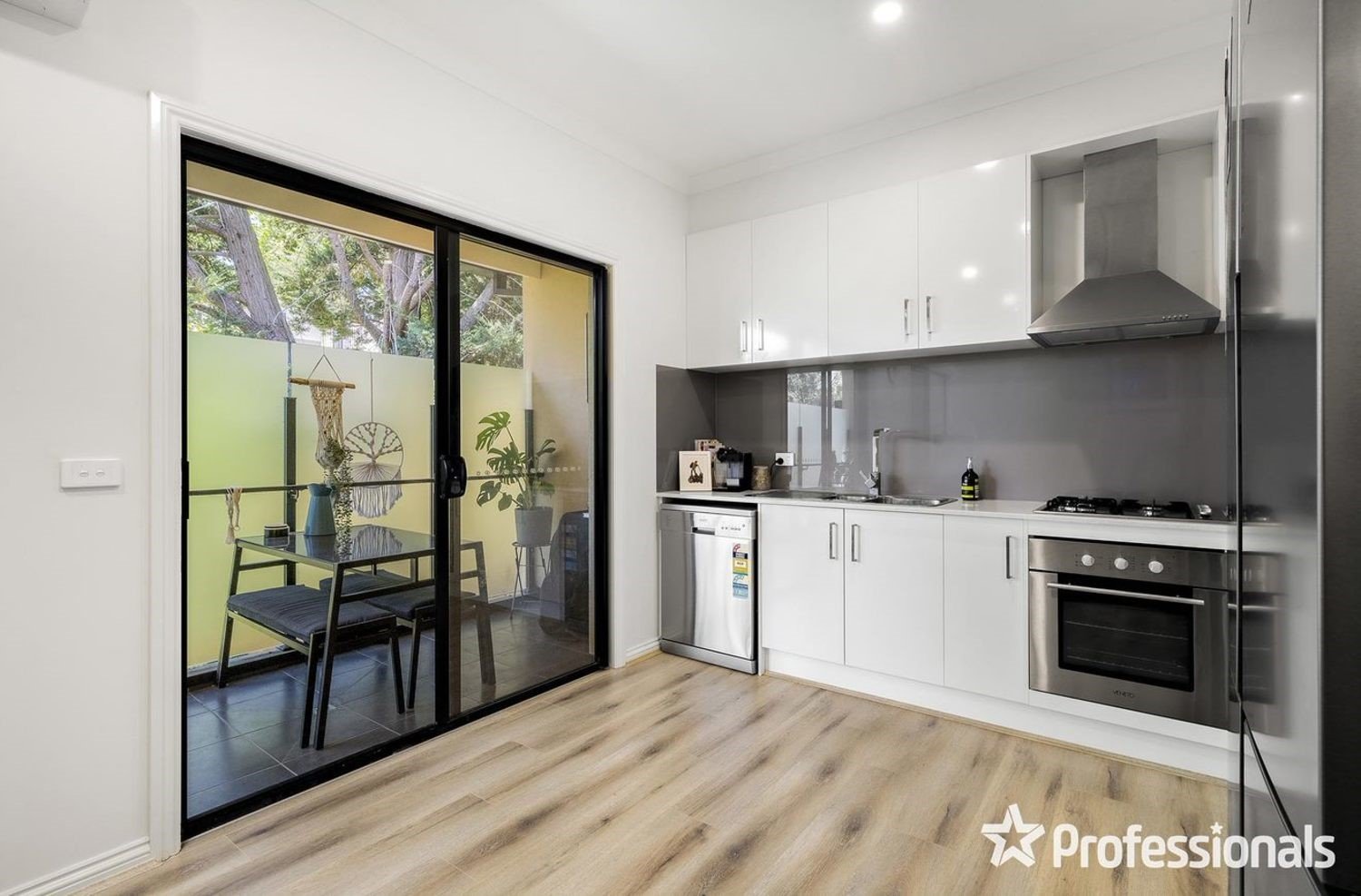 5 Surat Place, Lilydale image 3